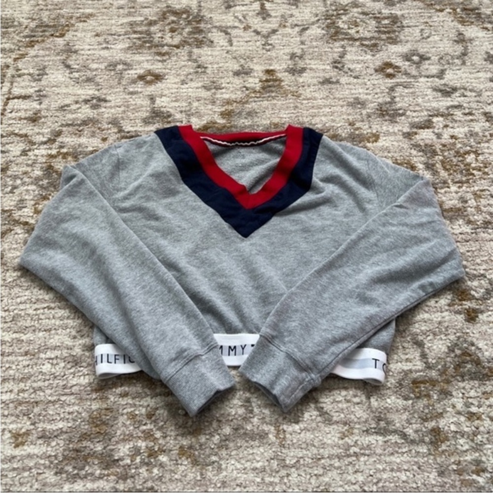 Tommy Hilfiger cropped sweatshirt